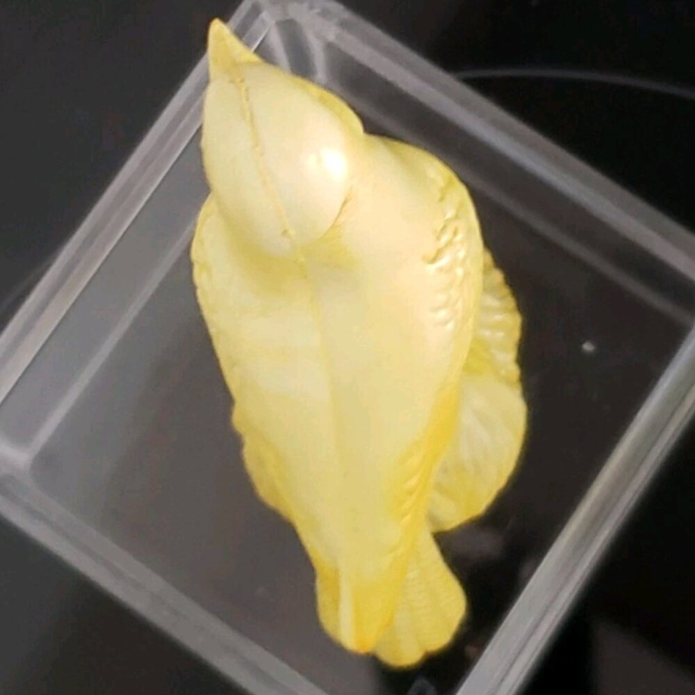 Vintage Bird Figurine Plastic Canary Yellow Detailed Perched Tree Branch Log - Picture 10 of 11